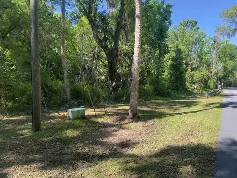 332 NW CRYSTAL ST — home for sale