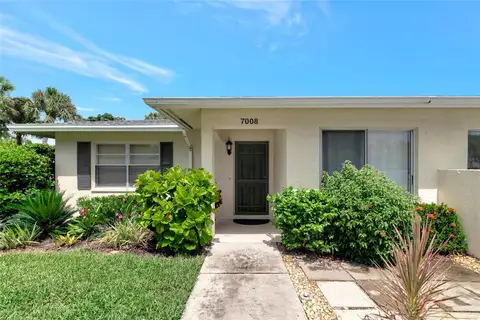 7008 W COUNTRY CLUB DR N #139 — home for sale