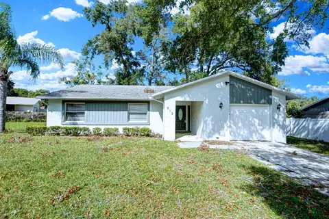 913 SYCAMORE LN — home for sale