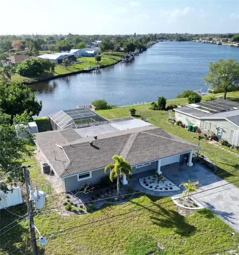 717 CRESTVIEW CIR NW — home for sale