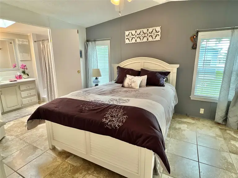 7107 MOUNT ESSEX DR NE #520 — photo 5