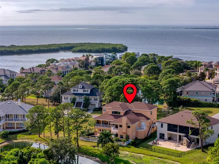 2066 N POINTE ALEXIS DR — photo 2