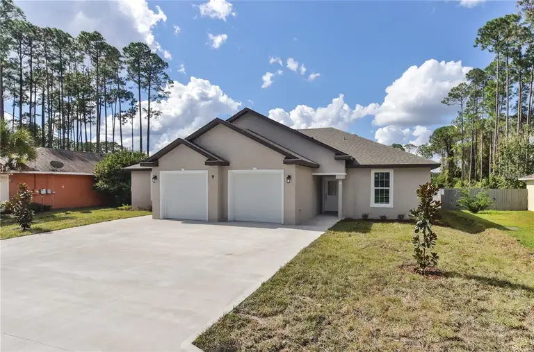 22 BUNKER VIEW DR #A,B