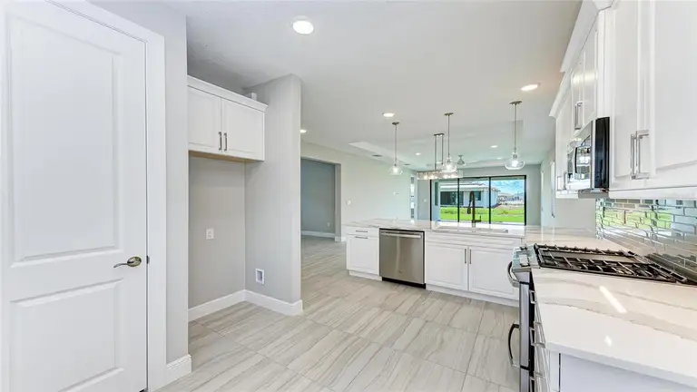 4927 CAROVA WAY — photo 4