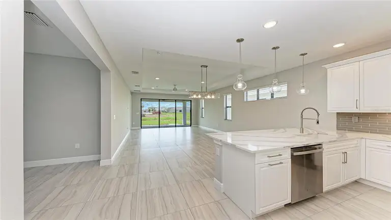 4927 CAROVA WAY — photo 2