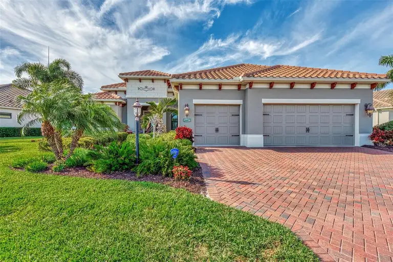 26607 RAPHIS ROYALE BLVD — photo 3