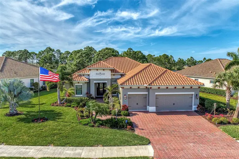 26607 RAPHIS ROYALE BLVD — photo 4