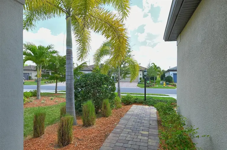 7008 HANOVER CT — photo 3