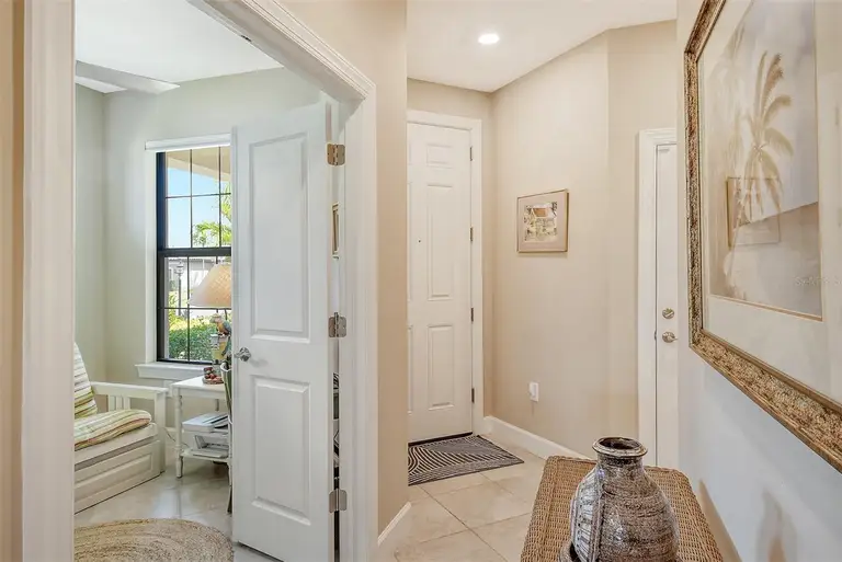 7008 HANOVER CT — photo 5