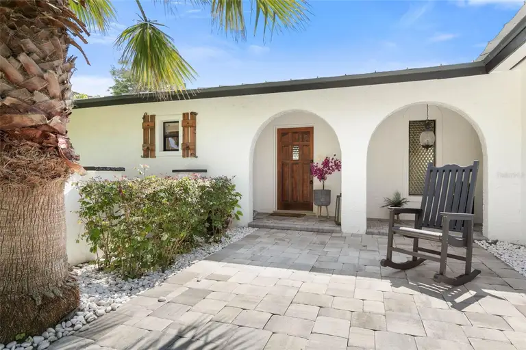 3120 JOHN ANDERSON DR — photo 2