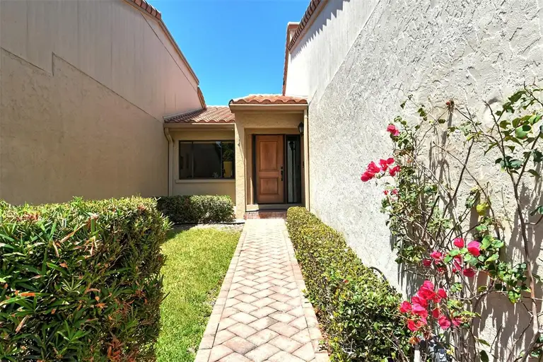 2383 HARBOUR OAKS DR — photo 3
