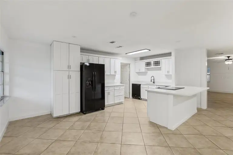 1091 CORONADO DR — photo 3