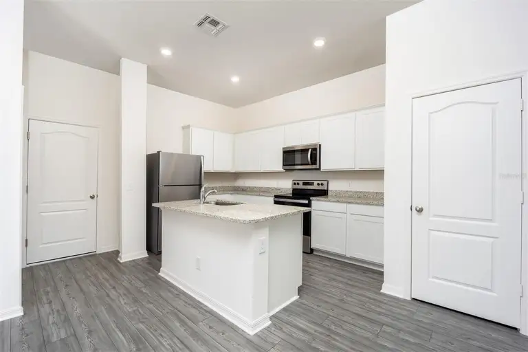 896 POPPY LN — photo 4