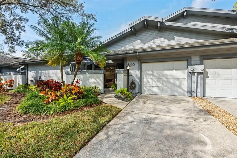 20 SUMMERWINDS LN — photo 2