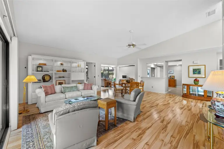 20 SUMMERWINDS LN — photo 5