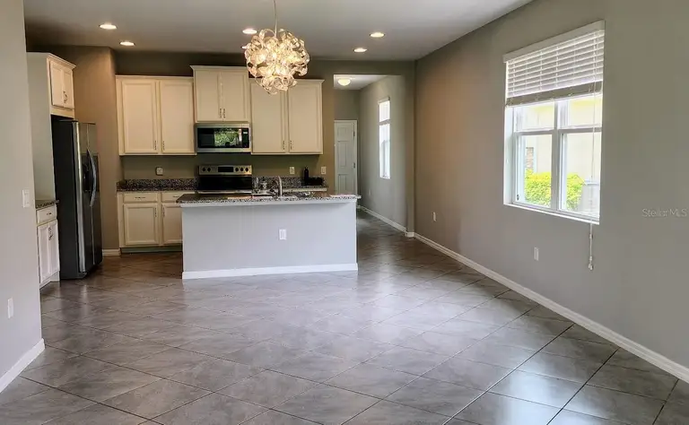 2142 SUMMERSWEET DR — photo 3