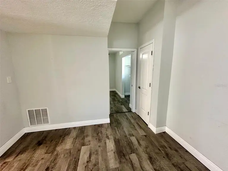 129 E CONCORD ST #B — photo 3