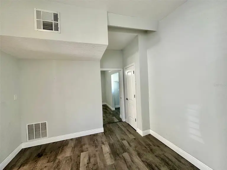 129 E CONCORD ST #B — photo 4