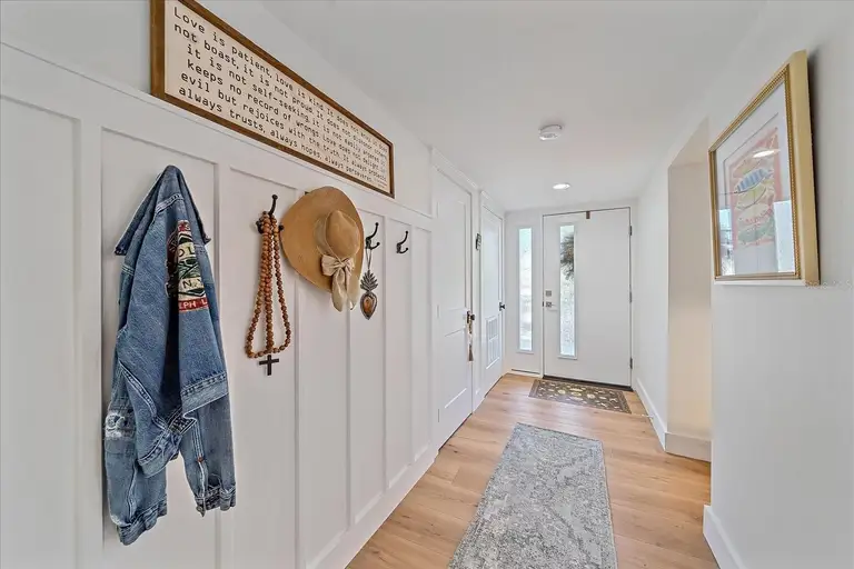 100 SANDS POINT RD #204 — photo 3