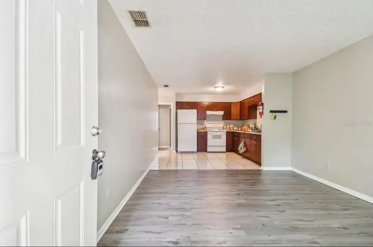 7920 N MARKS ST — photo 2