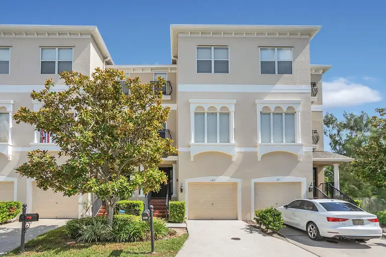 1189 VENETIAN HARBOR DR NE
