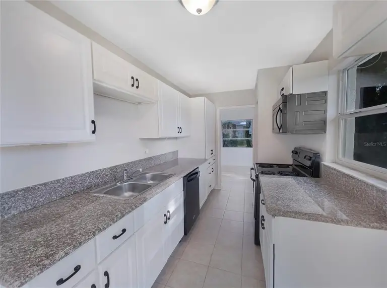 803 PLUMOSA AVE — photo 2