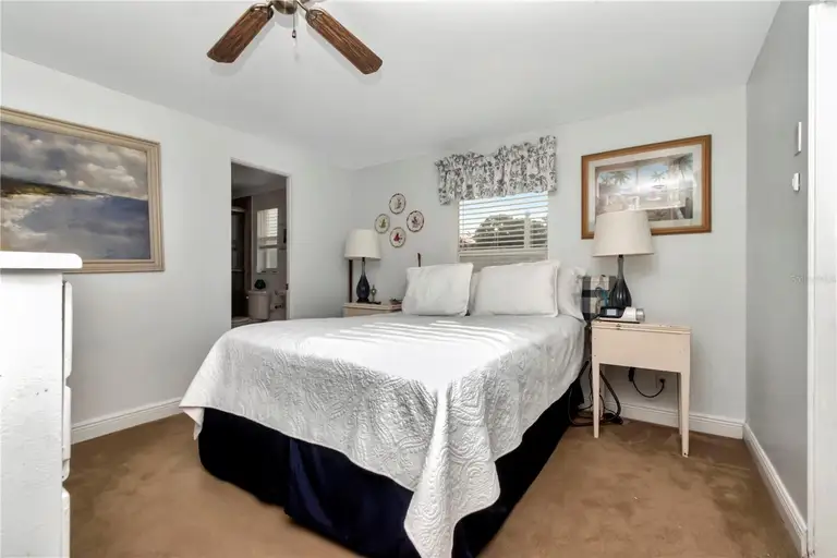 102 SHORE DR W — photo 4