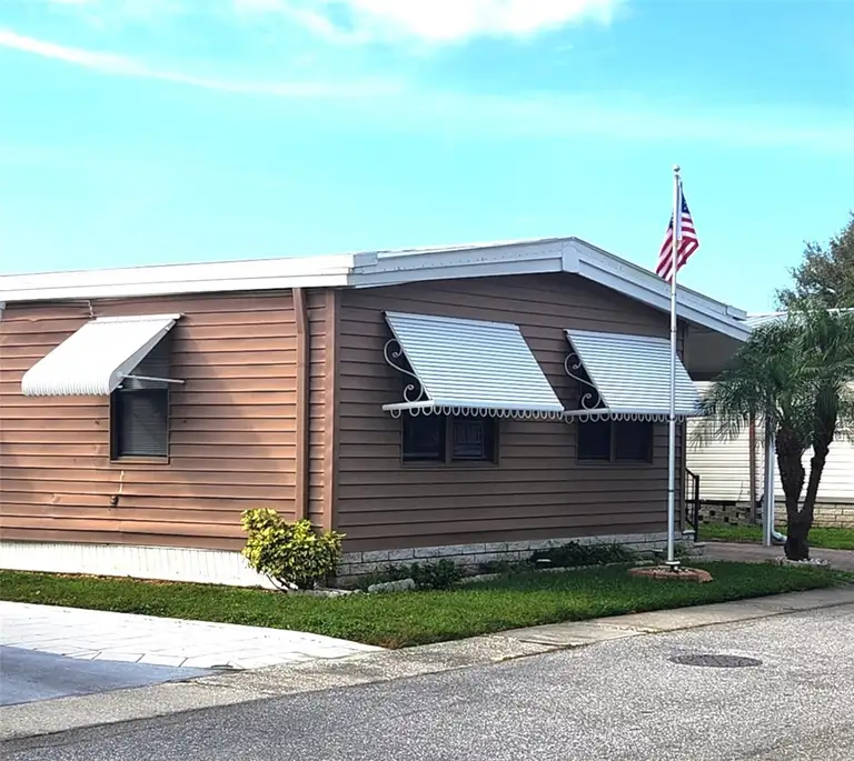 283 PELICAN DR N — photo 2
