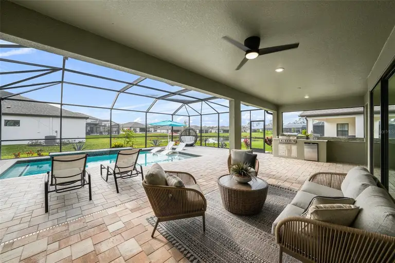 9120 WARM SPRINGS CIR — photo 2