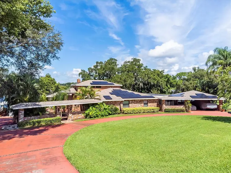 121 E LAKE SUMMIT DR
