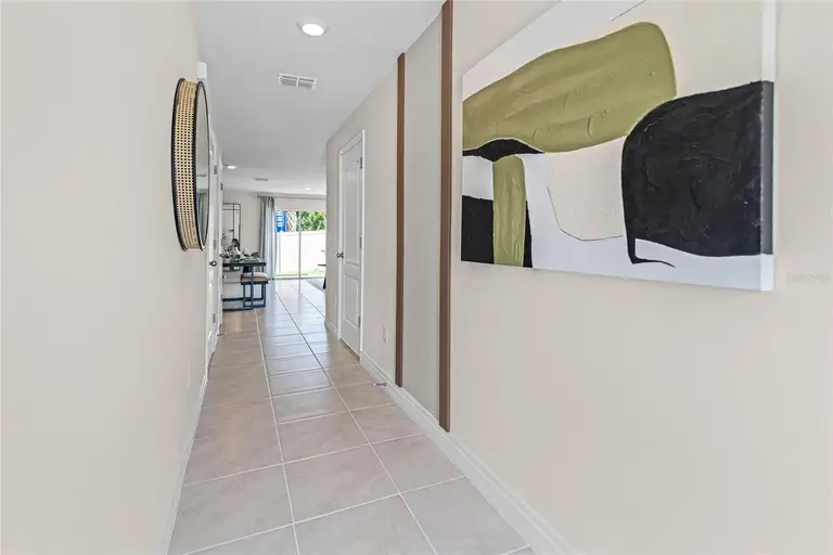 551 ZINFANDEL DR — photo 2
