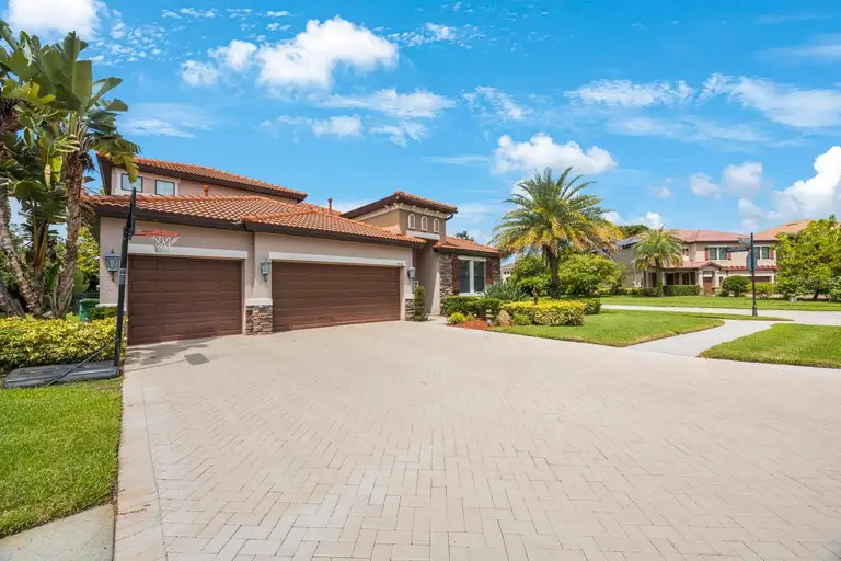 4508 GRAND LAKESIDE DR — photo 4