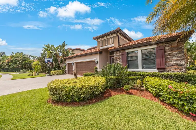 4508 GRAND LAKESIDE DR — photo 5