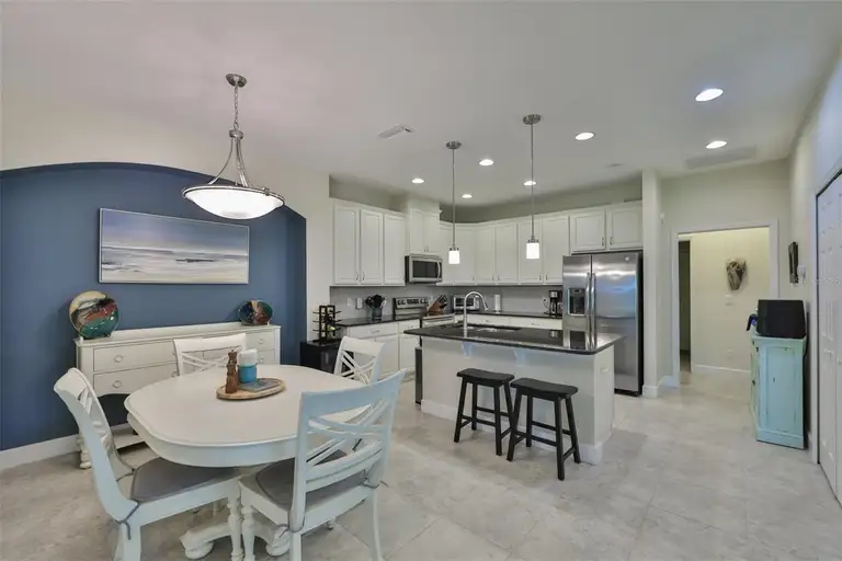 806 CHIPPER DR — photo 5