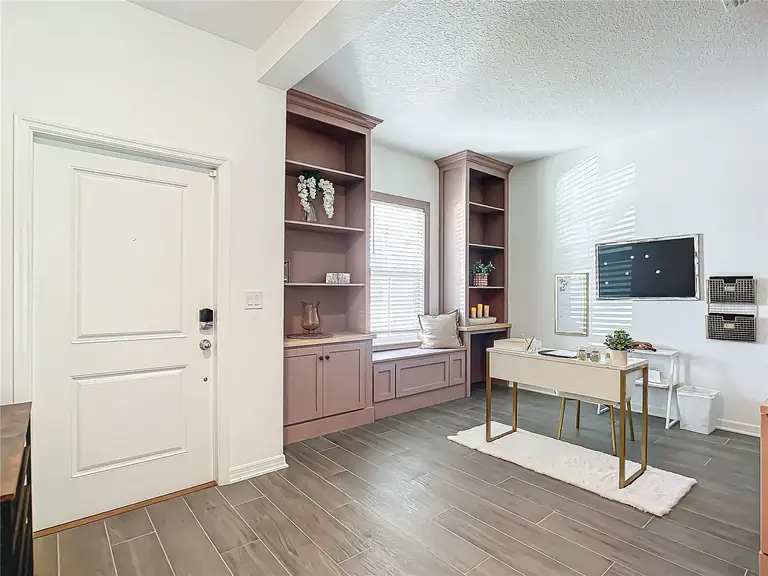 3975 WILLOWBROOK DR — photo 4
