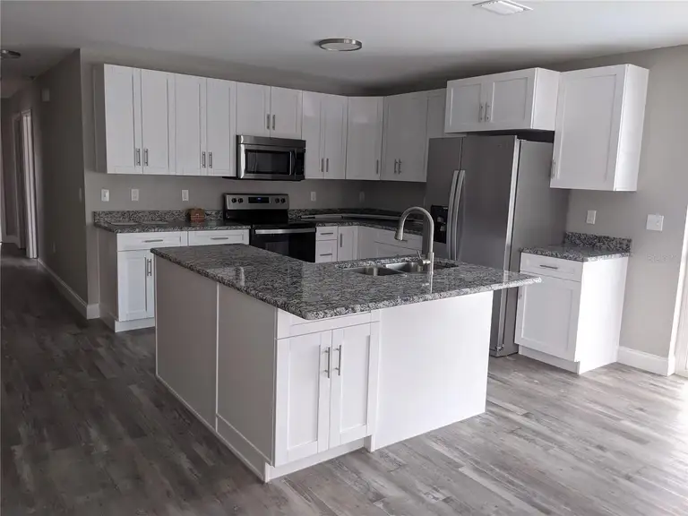 917 WINNIE LN — photo 2