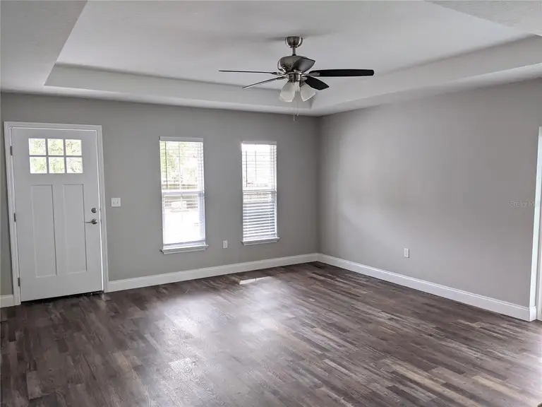 915 WINNIE LN — photo 4
