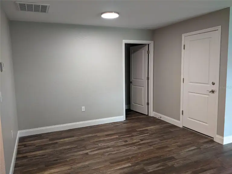 915 WINNIE LN — photo 5
