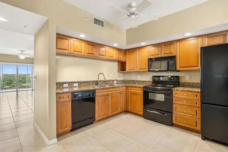 1200 COUNTRY CLUB DR #1503 — photo 3