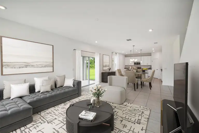 1136 PATRIOT LOOP — photo 2