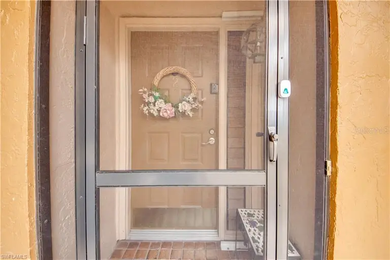 2067 W LAKEVIEW BLVD #2 — photo 2