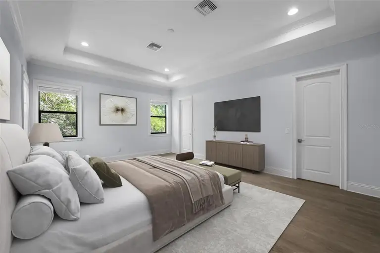 207 CHIPPEWA AVE — photo 4