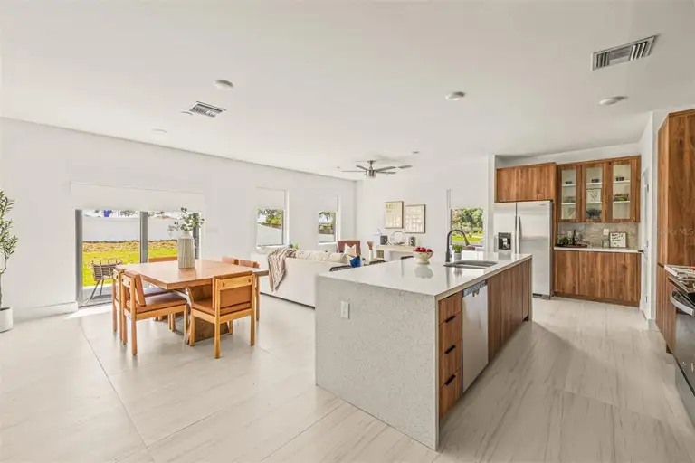 6165 CHORUS DR — photo 2