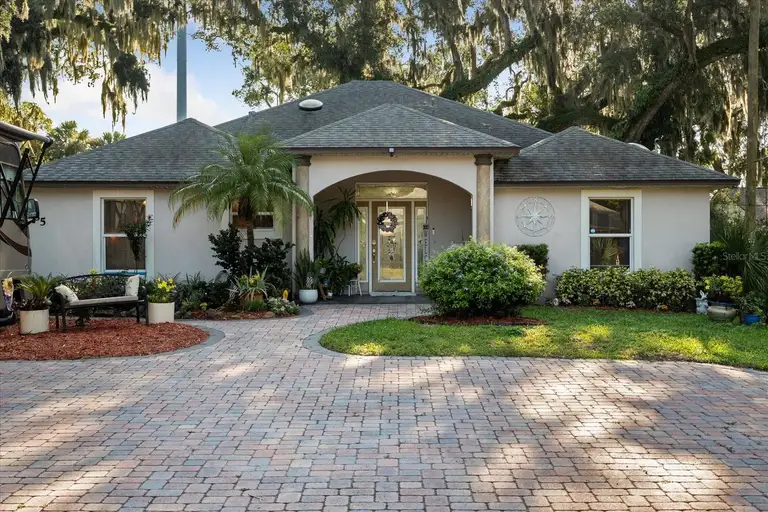 385 COQUINA AVE