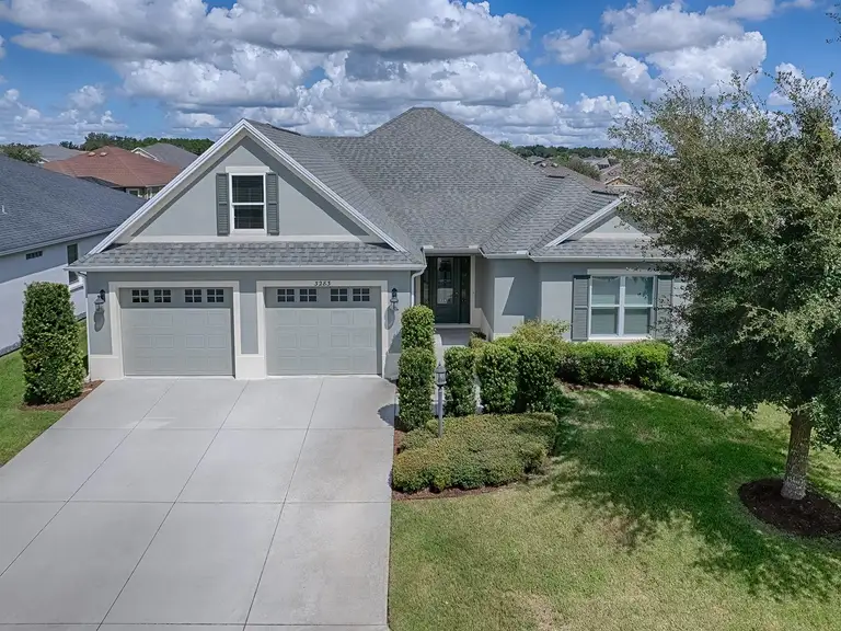3283 SENNETT CIR