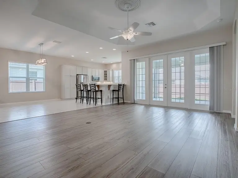 3283 SENNETT CIR — photo 5