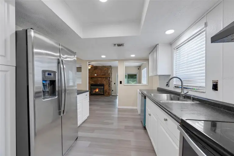 5007 PRESIDENTIAL ST — photo 4