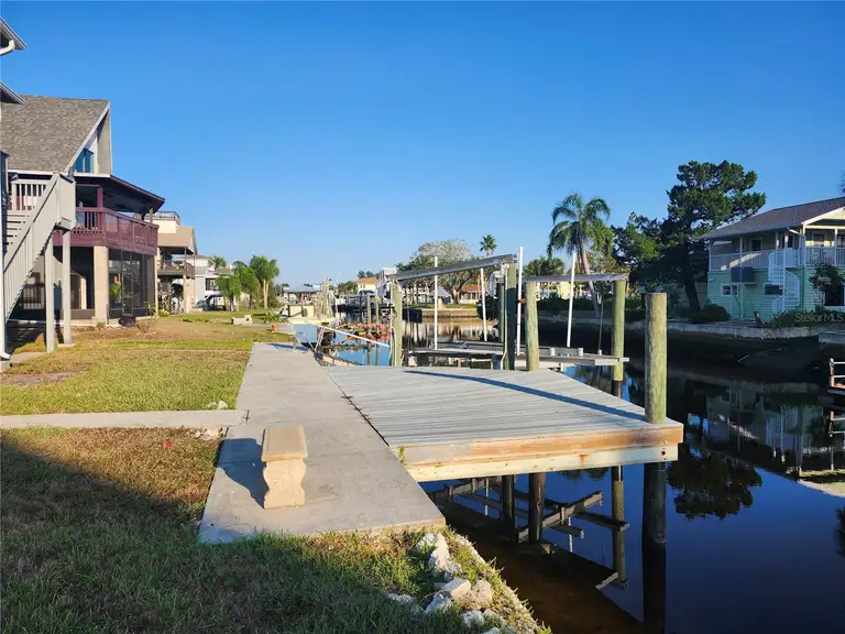 6428 DRIFTWOOD DR — photo 3