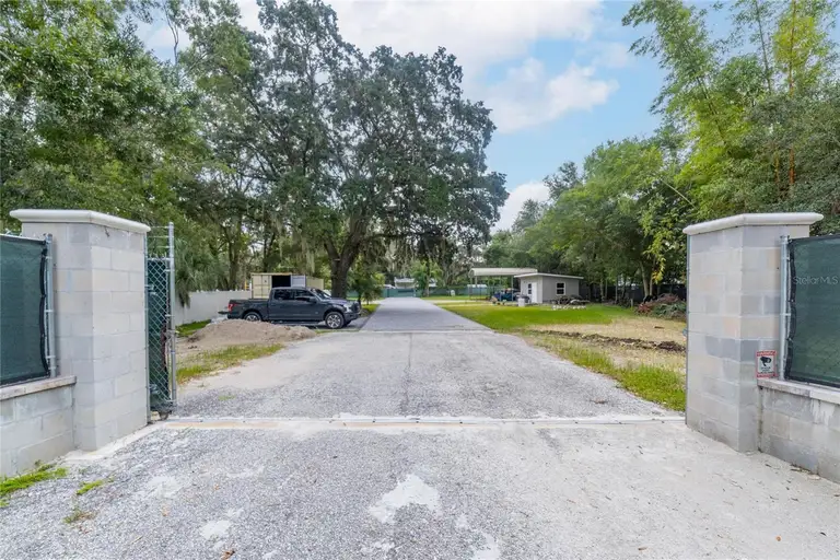 201 S LAKEWOOD DR — photo 4