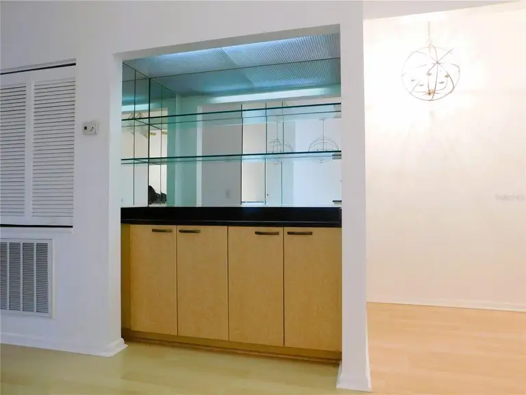 1648 STARLING DR #202 — photo 2